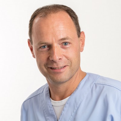 E.J.W. Zeubring - Parodontoloog NVvP en Implantoloog